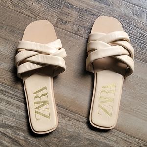 EUC- Zara Cream flats. Size 38